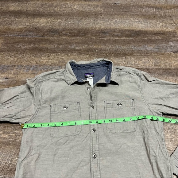 Patagonia Shirt Mens medium gray Organic Cotton Chambray Button up Long Sleeve - Picture 3 of 7